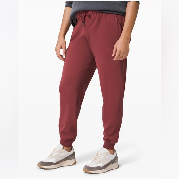 lululemon athletica Pants - Lululemon On The Fly Jogger 28” Full-On Luxtreme Size 4